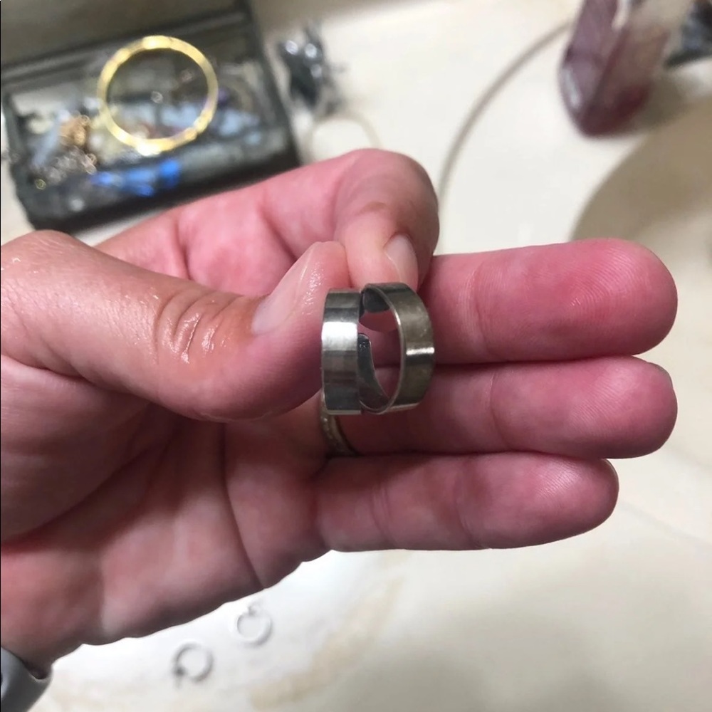 James Avery Smooth hoops-retired